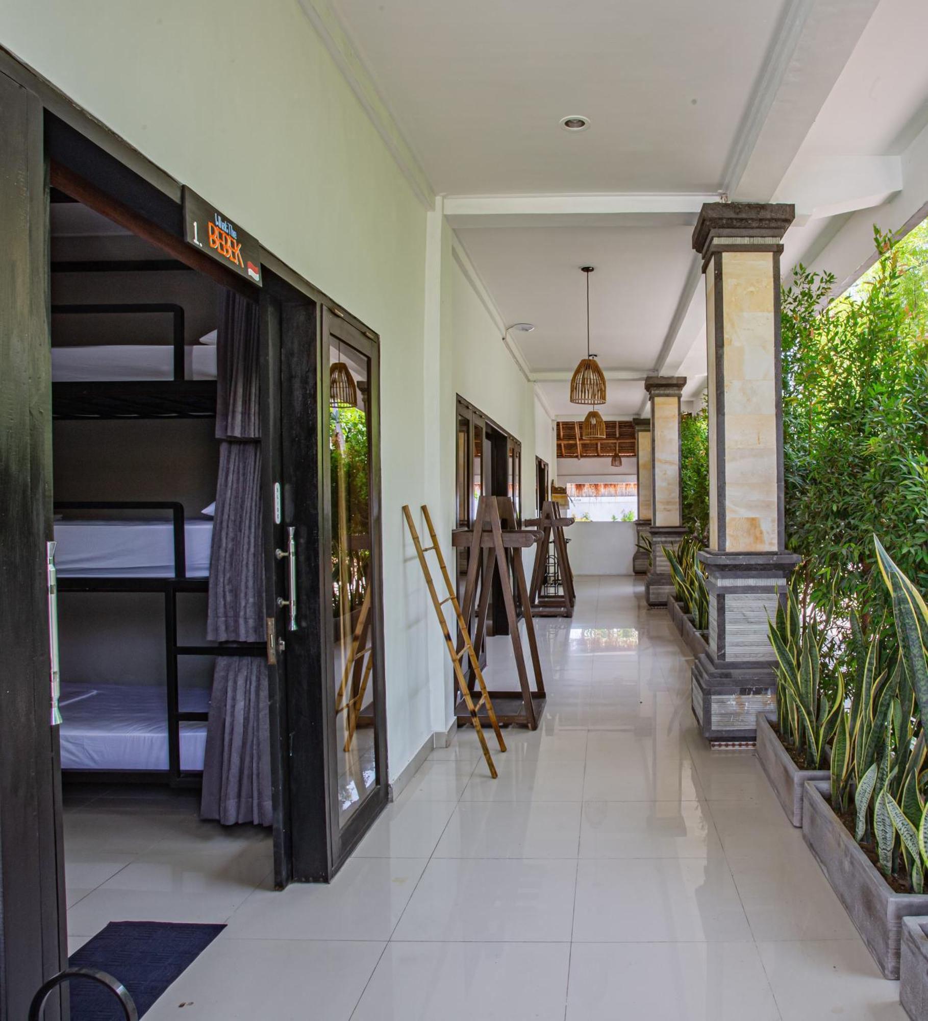 What The Duck Backpackers Canggu Extérieur photo