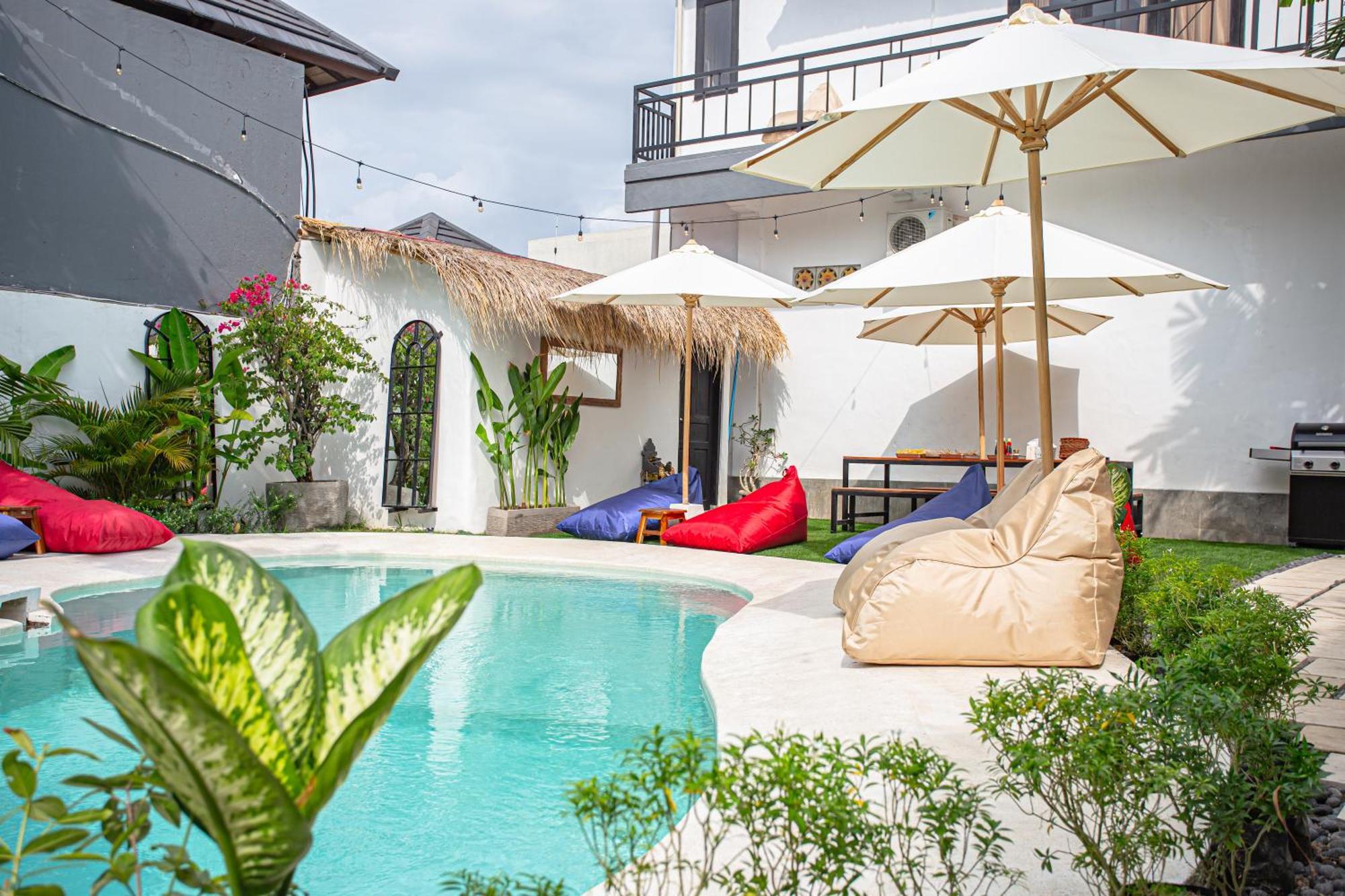What The Duck Backpackers Canggu Extérieur photo