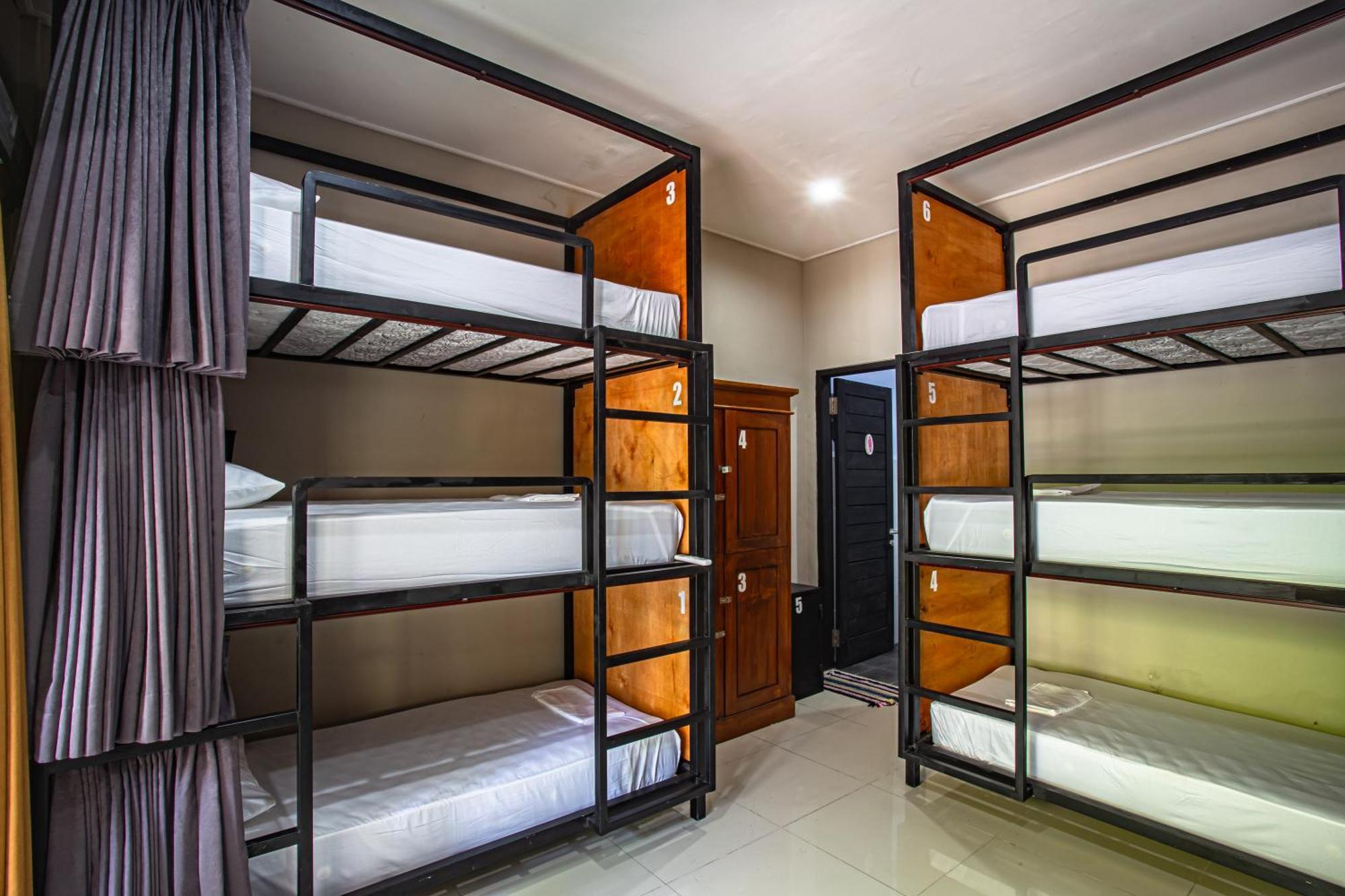 What The Duck Backpackers Canggu Extérieur photo