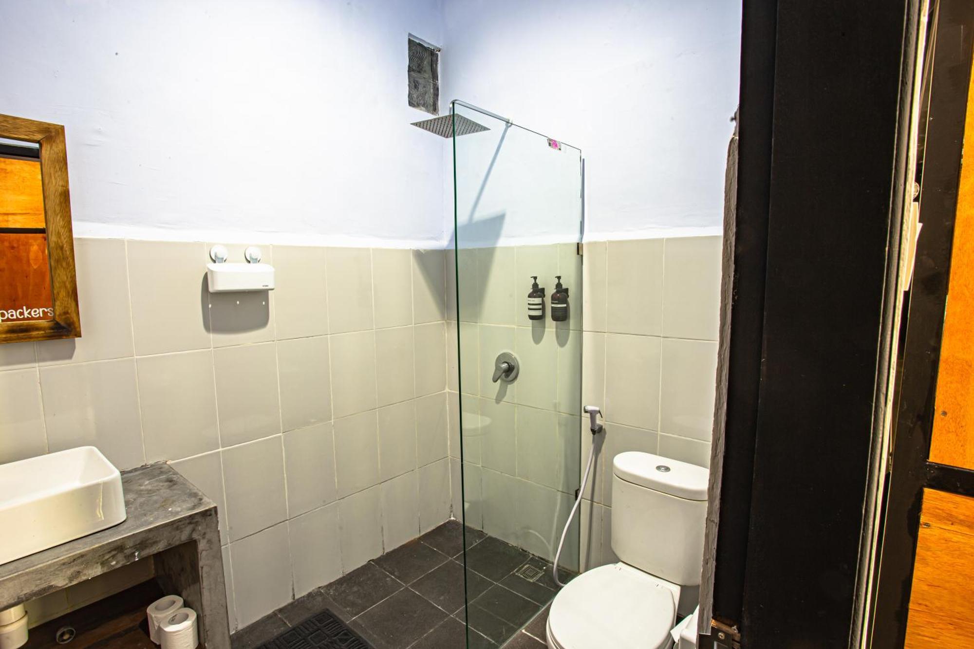 What The Duck Backpackers Canggu Extérieur photo