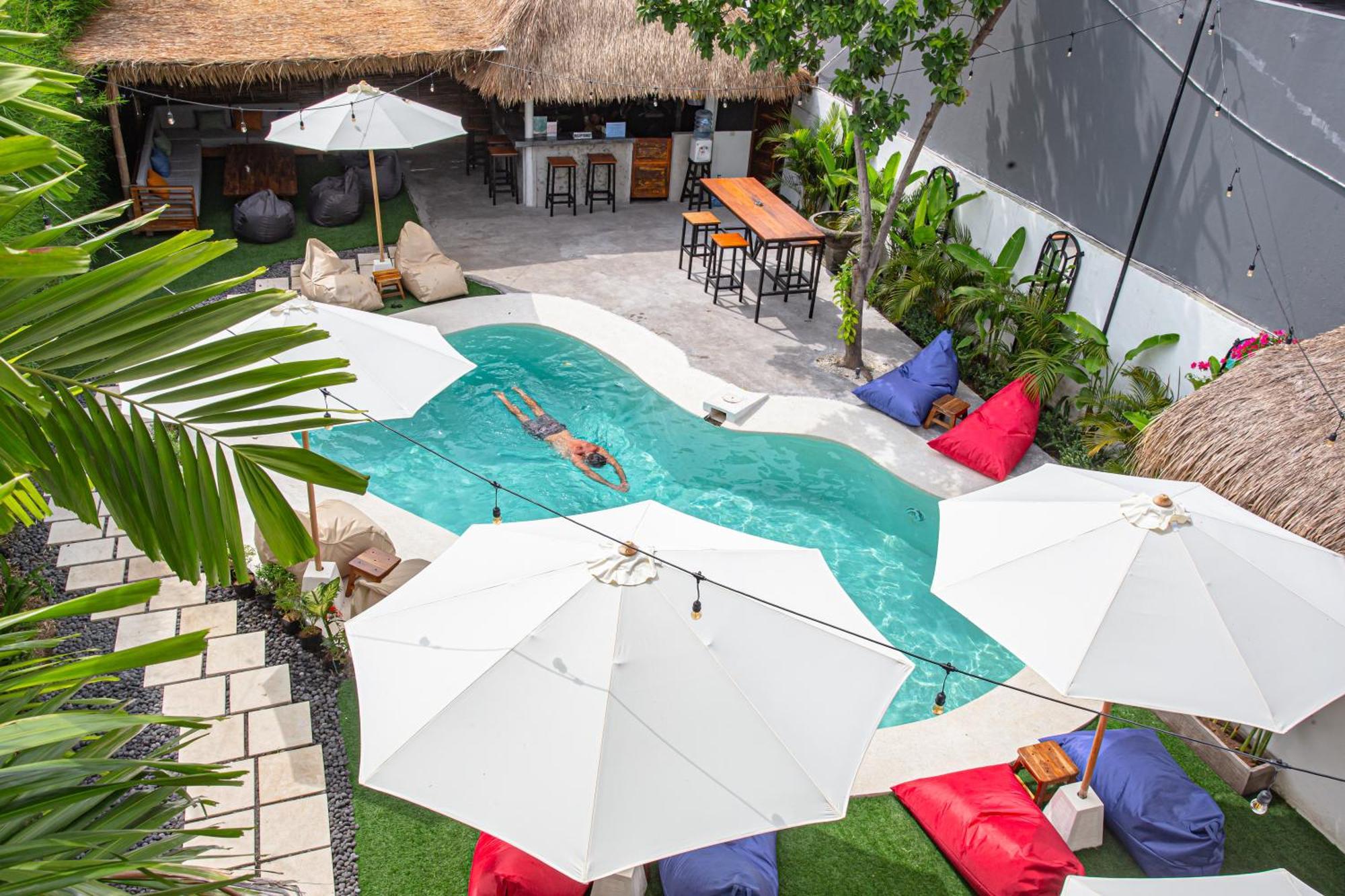 What The Duck Backpackers Canggu Extérieur photo