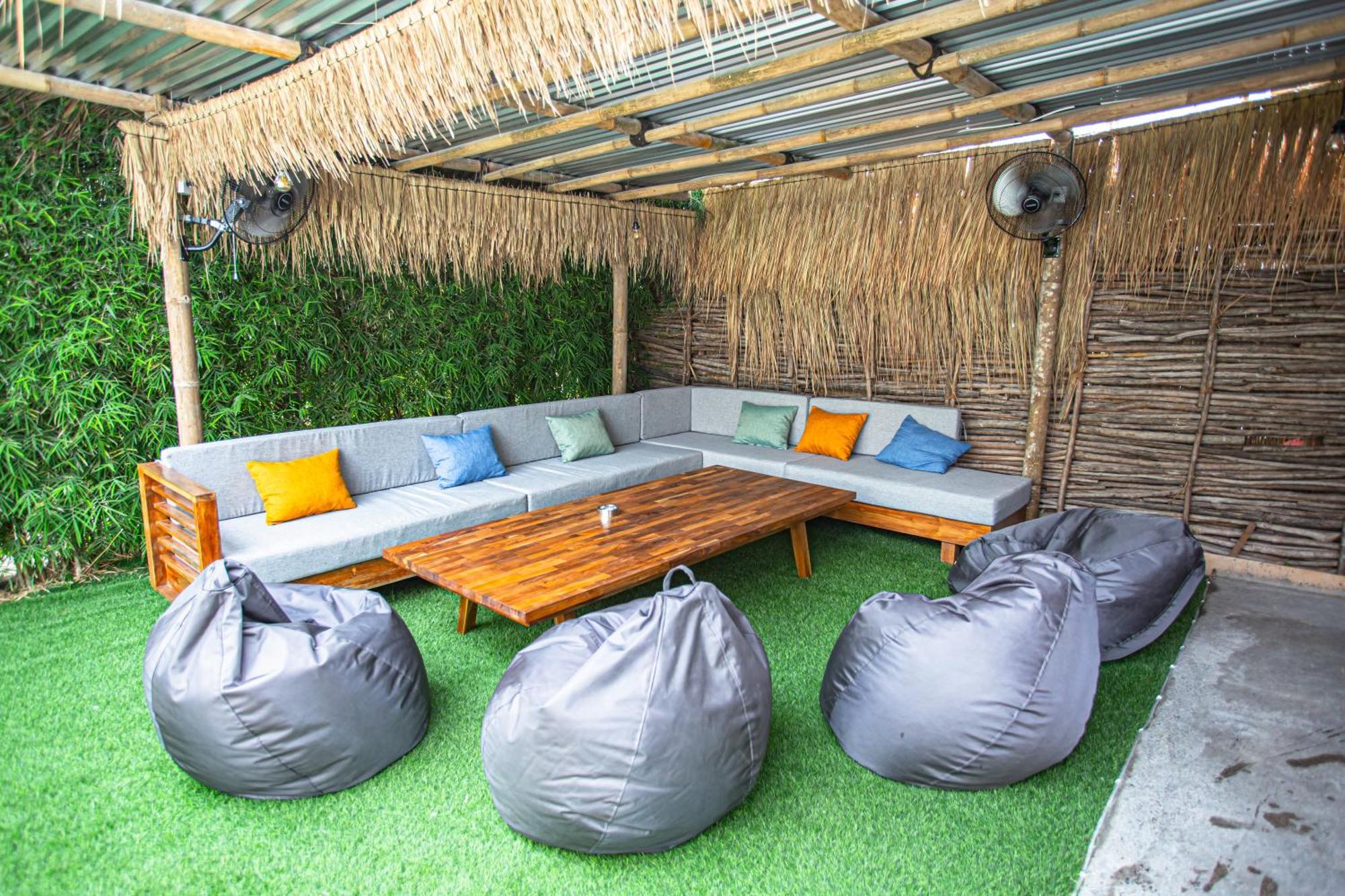 What The Duck Backpackers Canggu Extérieur photo